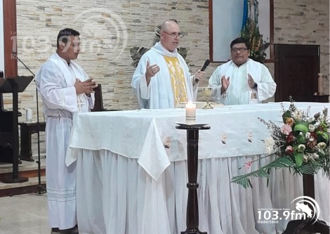 Compartir fraterno marca primer día de visita pastoral en Neily