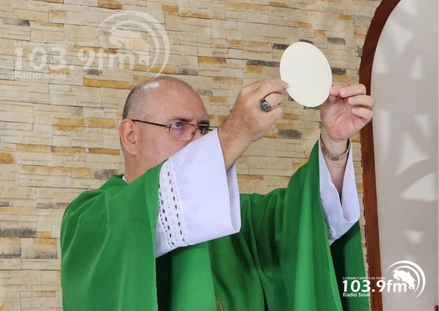 Mons. Juan Miguel visita poblados y celebra la fe