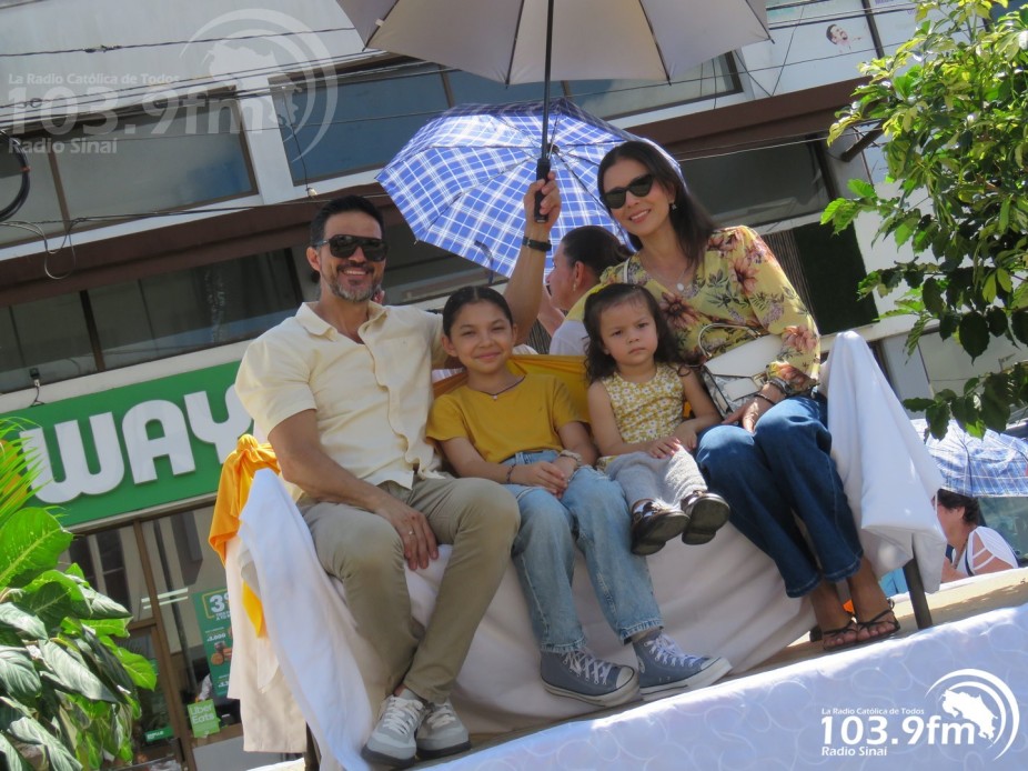 Familias peregrinan en Jubileo Diocesano